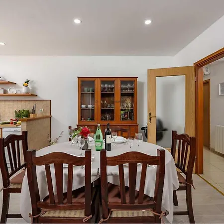 Haus Nono Holiday home Sveti Petar u Sumi