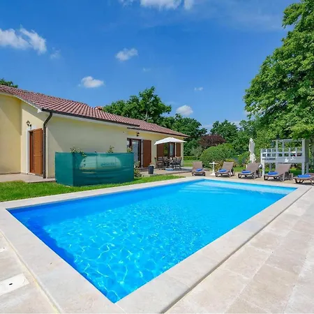 Haus Nono Holiday home *