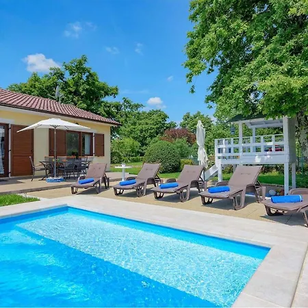 Haus Nono Holiday home *