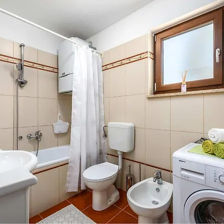 Haus Nono Ferienhaus Sveti Petar u Sumi